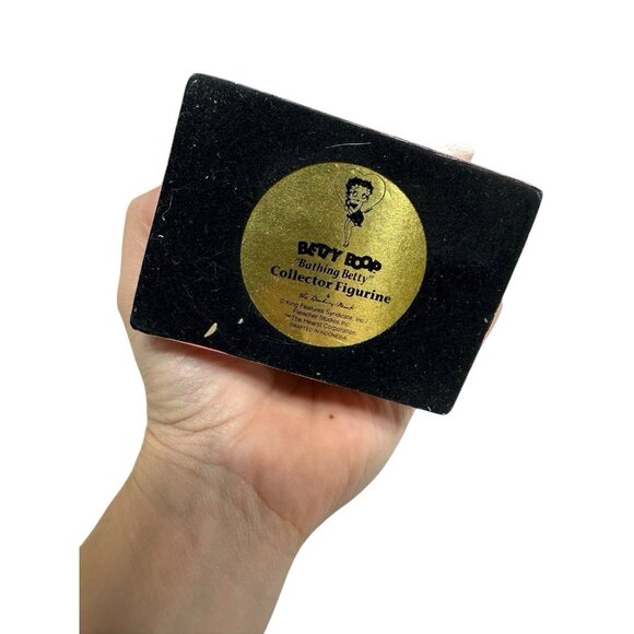 new BETTY BOOP collector figurine danbury mint BATHING BETTY - Picture 5 of 5